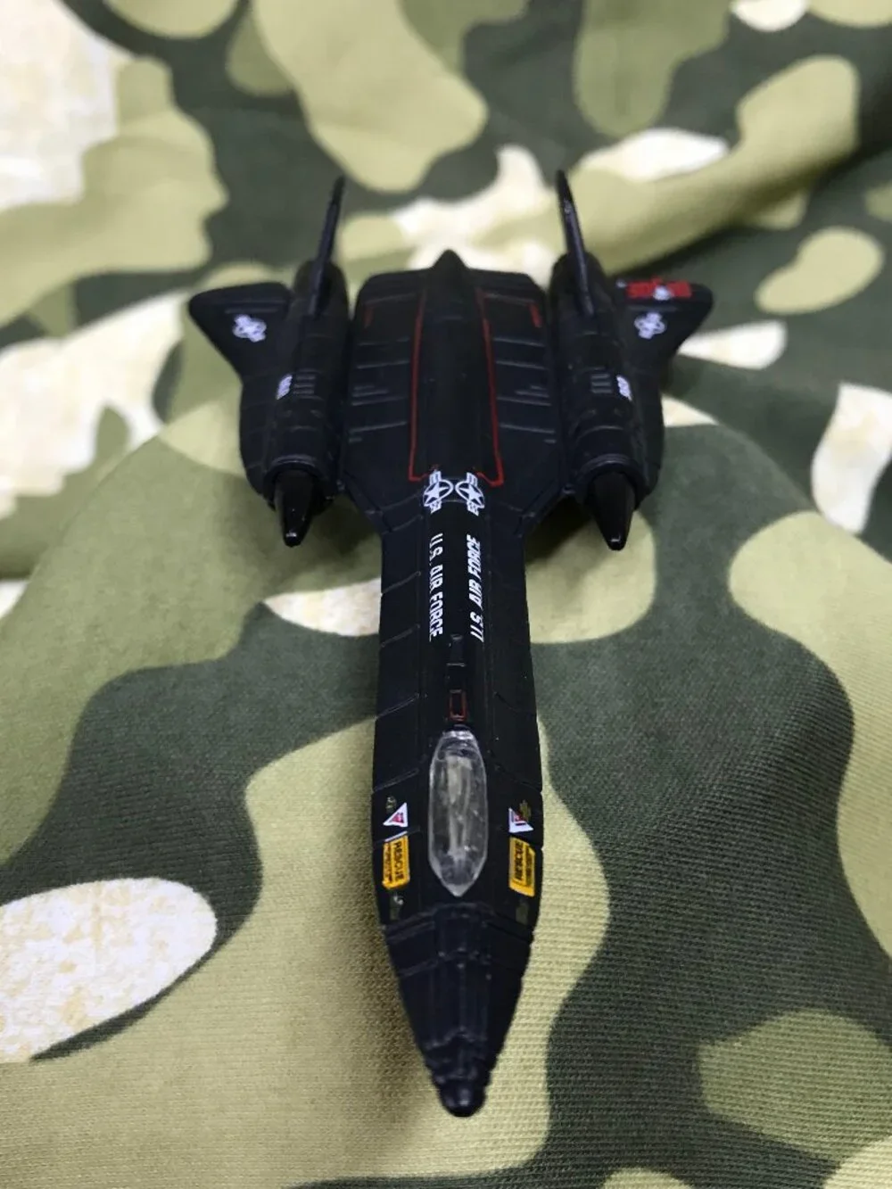 Maisto SR 71 Blackbird US Air Force Reconnaissance Jet 1/64 Scale Diecast Jet